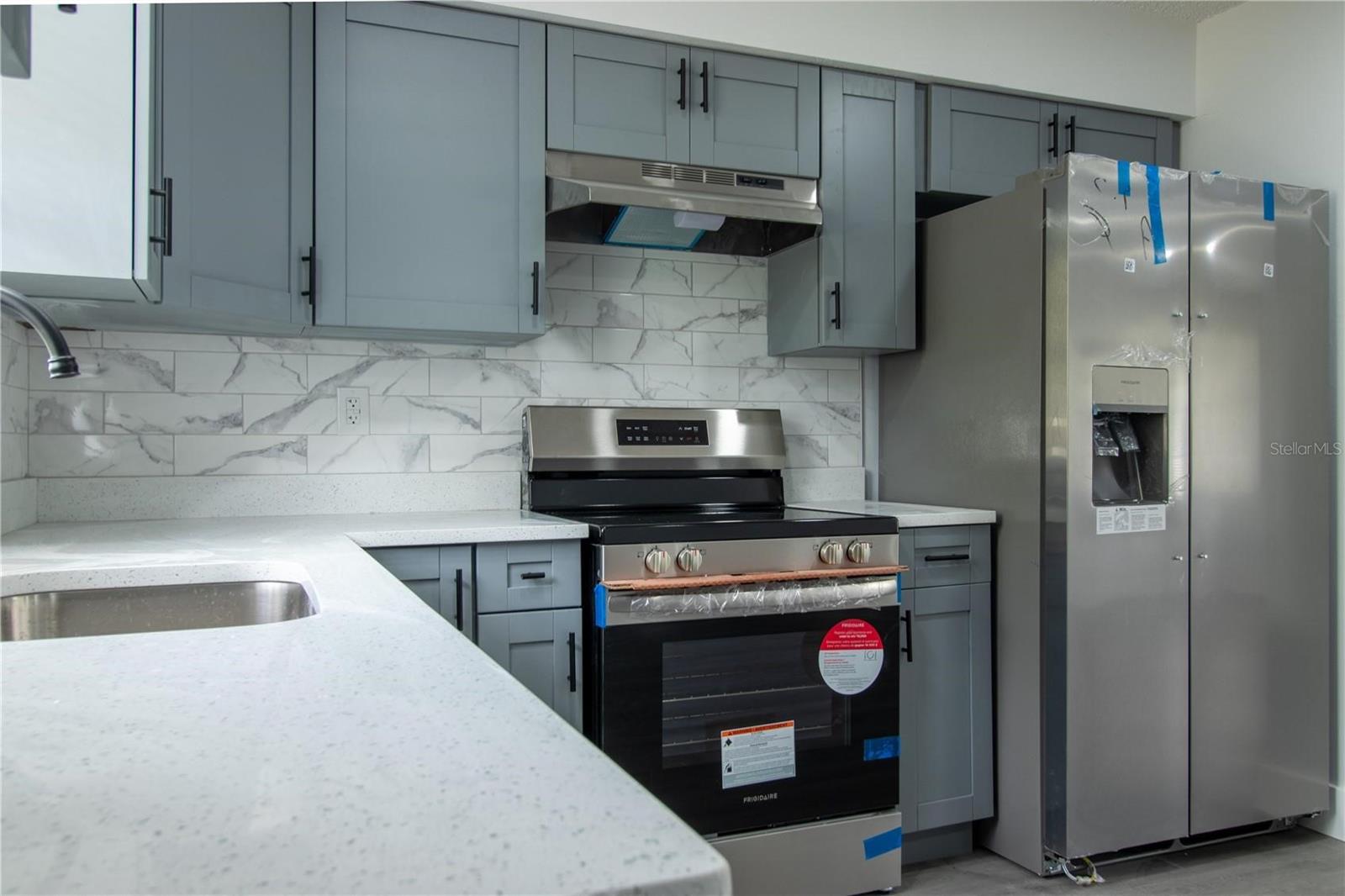 Listing photo id 5 for 5341 Tangerine Drive