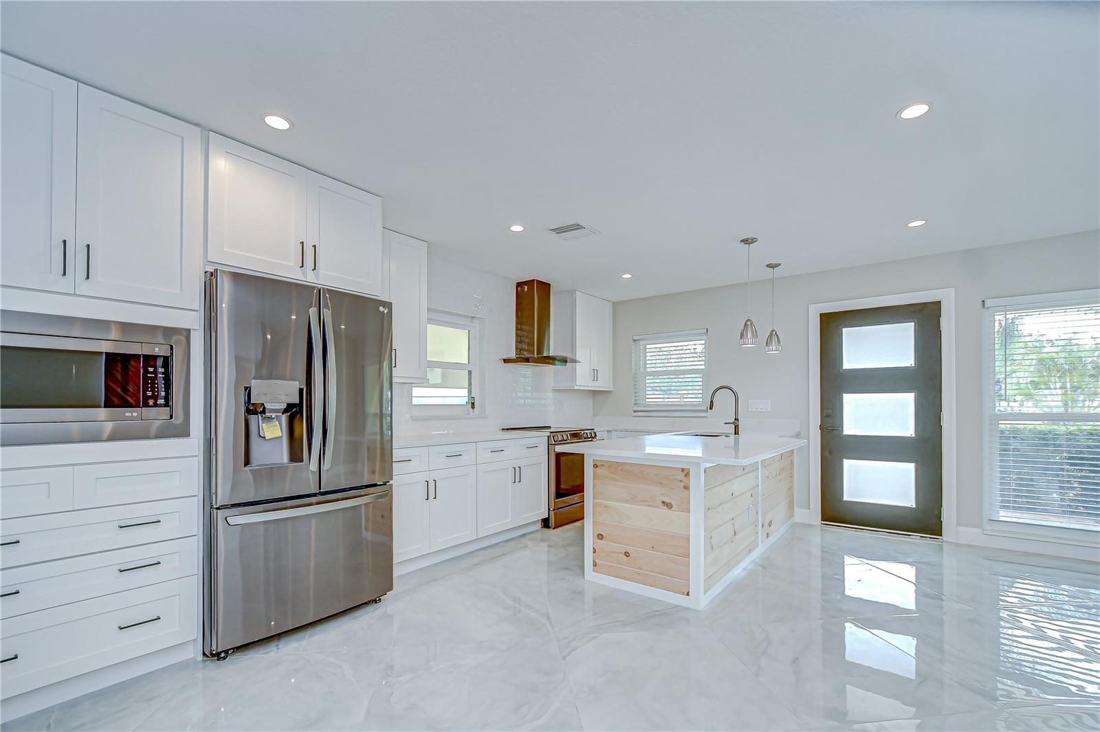 Image 10 of 31 For 4291 Neptune Drive Se