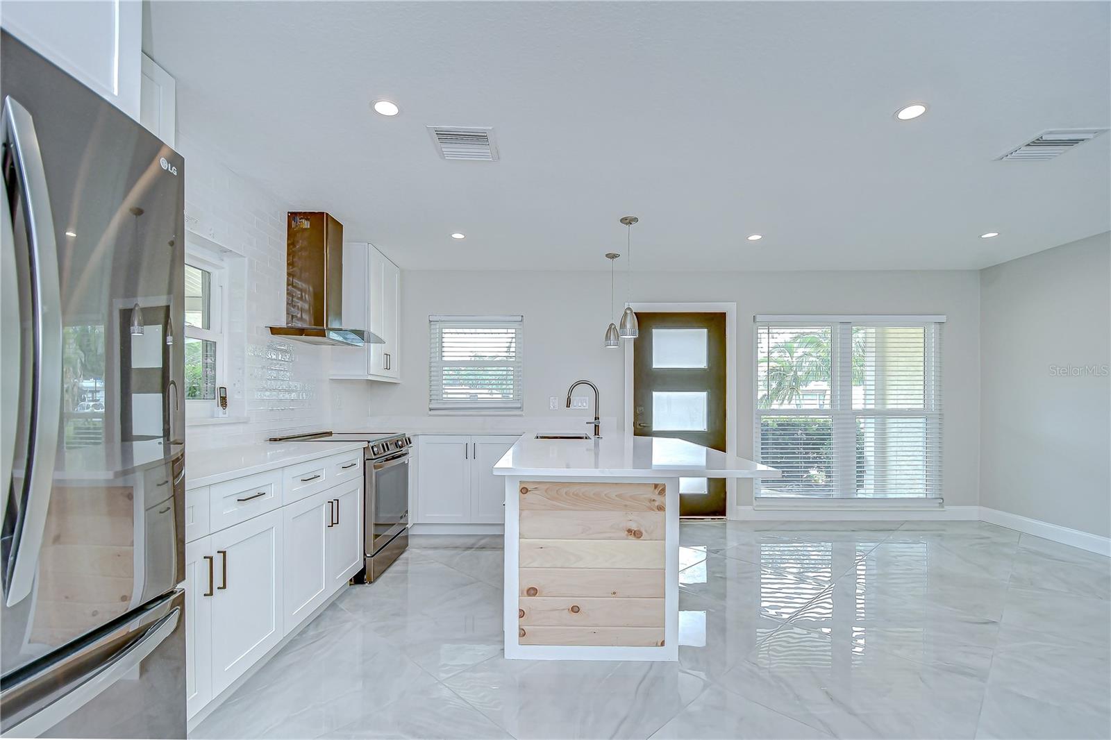 Image 11 of 31 For 4291 Neptune Drive Se