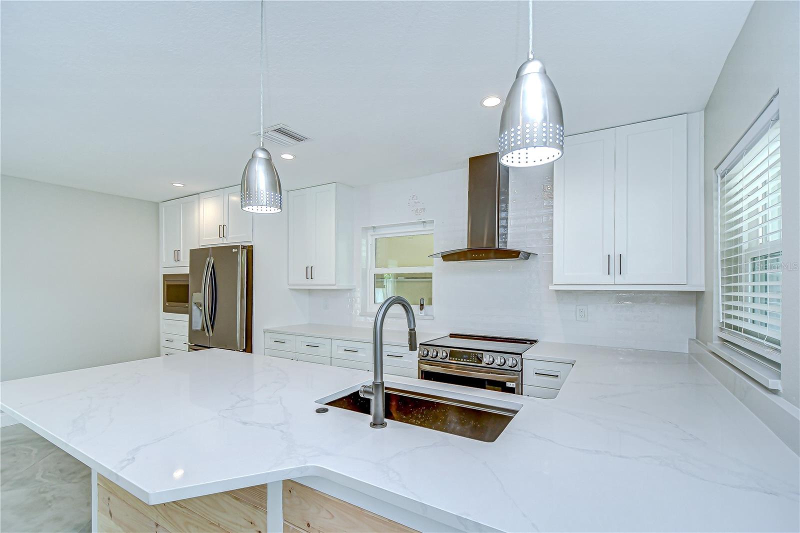 Image 12 of 31 For 4291 Neptune Drive Se