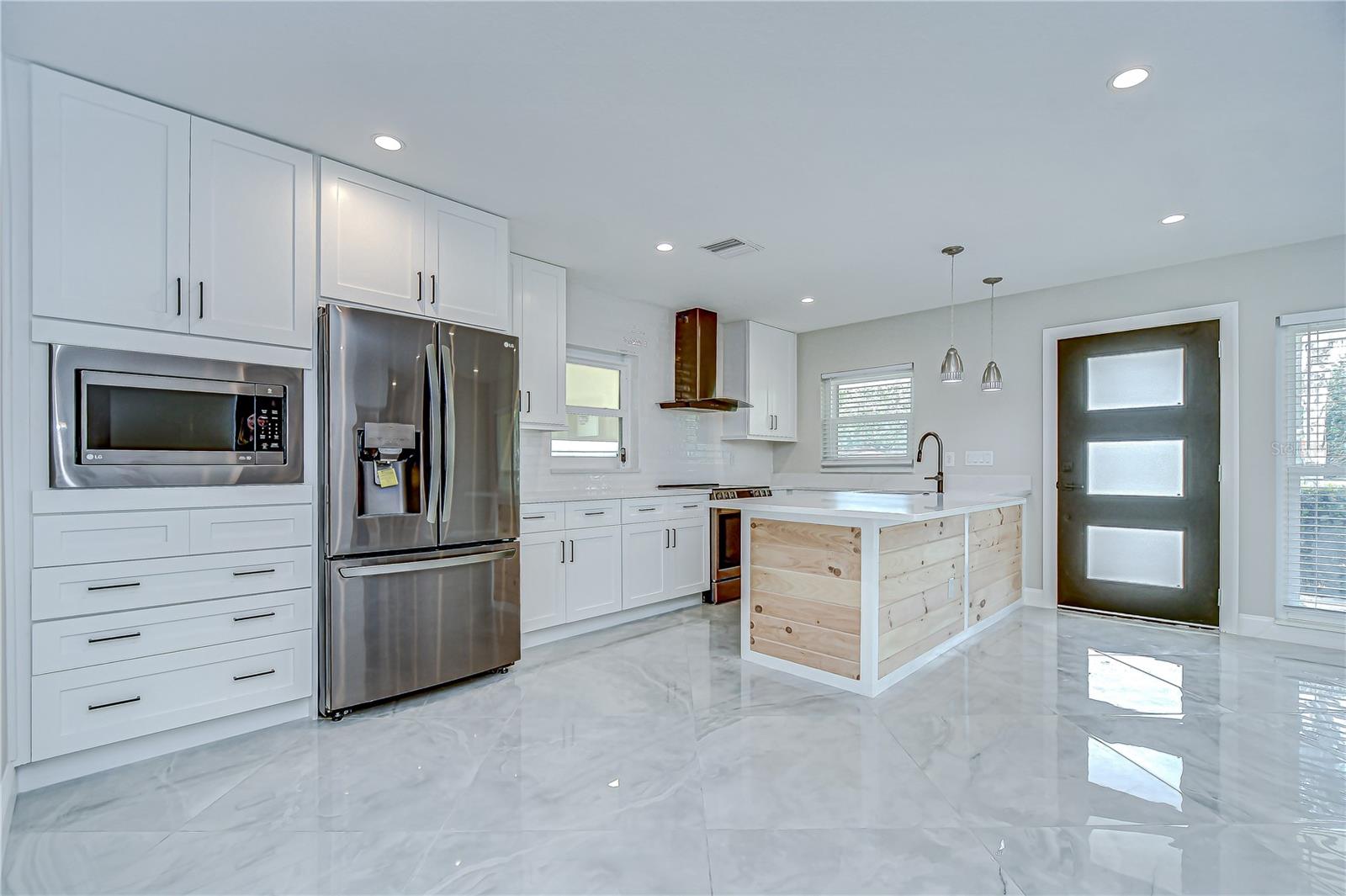 Image 17 of 31 For 4291 Neptune Drive Se