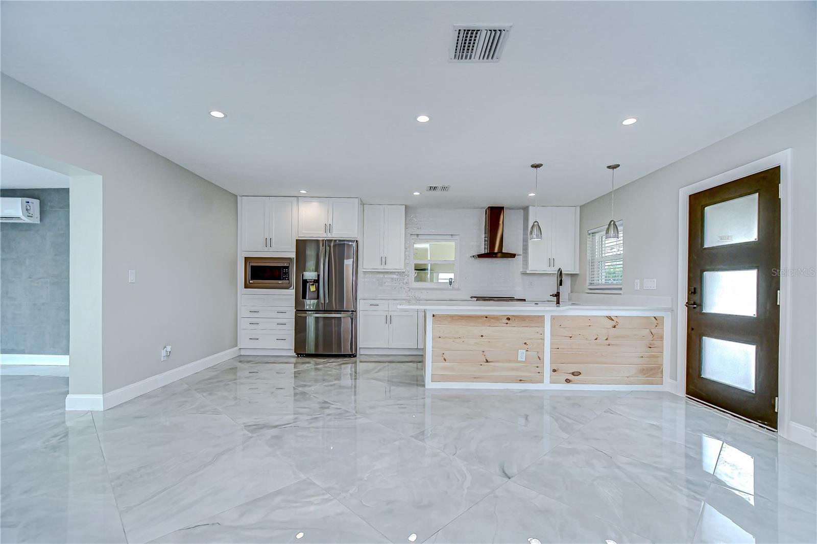 Image 19 of 31 For 4291 Neptune Drive Se