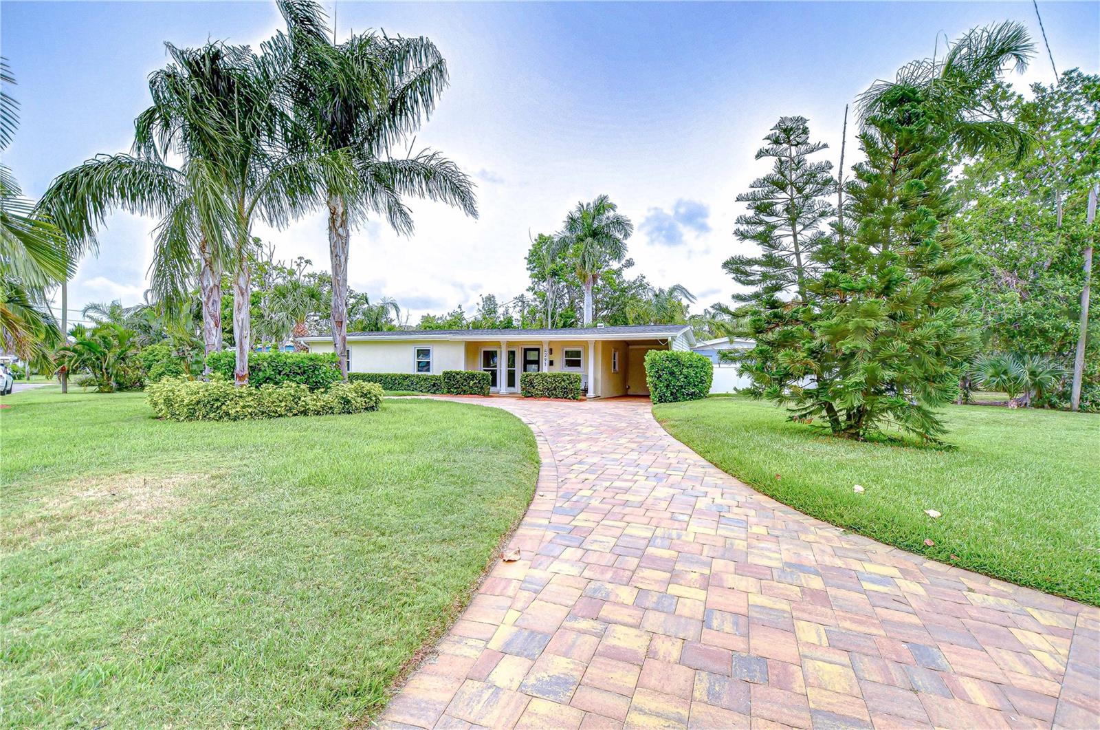 Image 2 of 31 For 4291 Neptune Drive Se