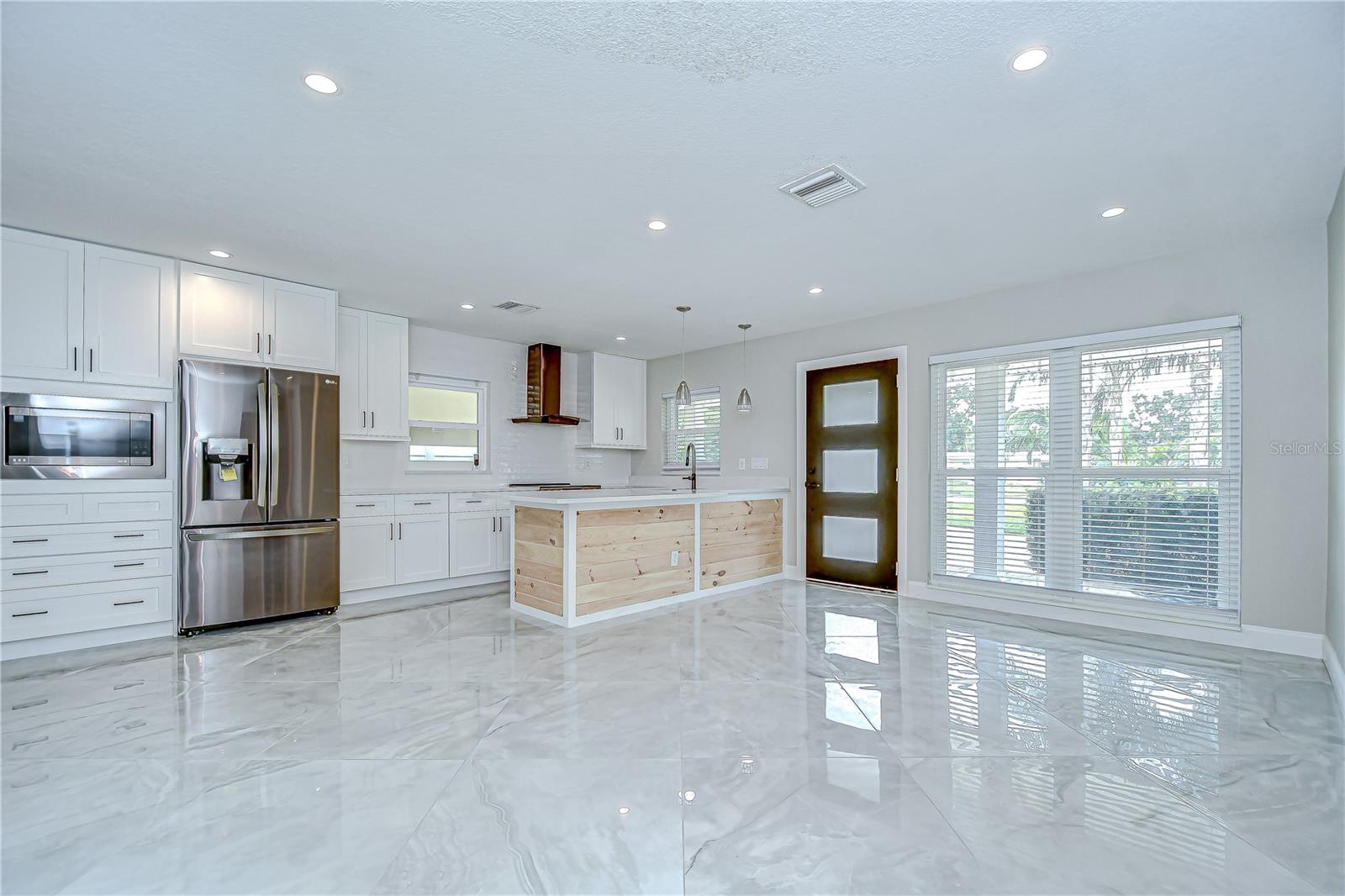 Image 20 of 31 For 4291 Neptune Drive Se
