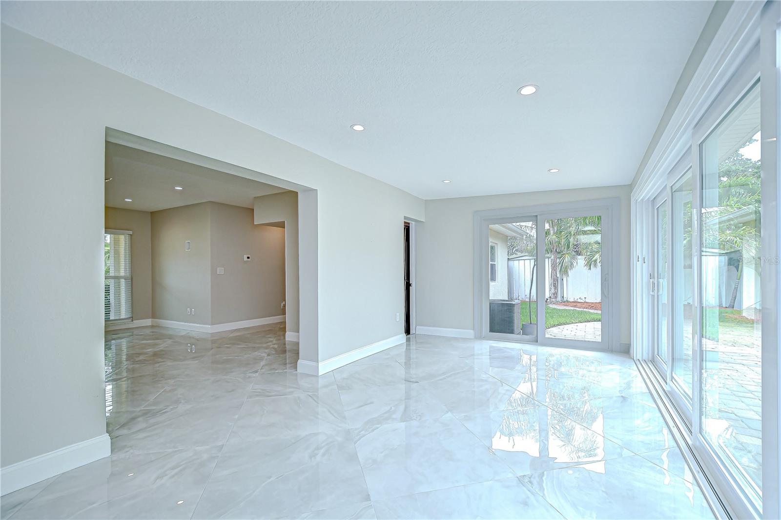 Image 23 of 31 For 4291 Neptune Drive Se