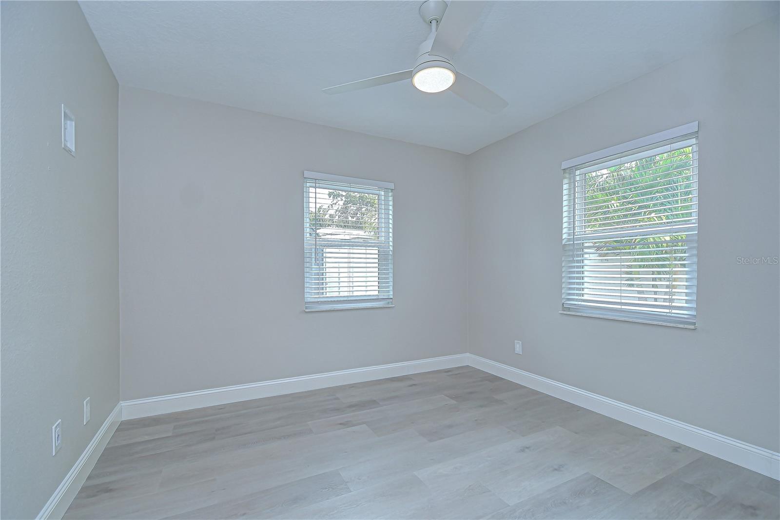 Image 27 of 31 For 4291 Neptune Drive Se