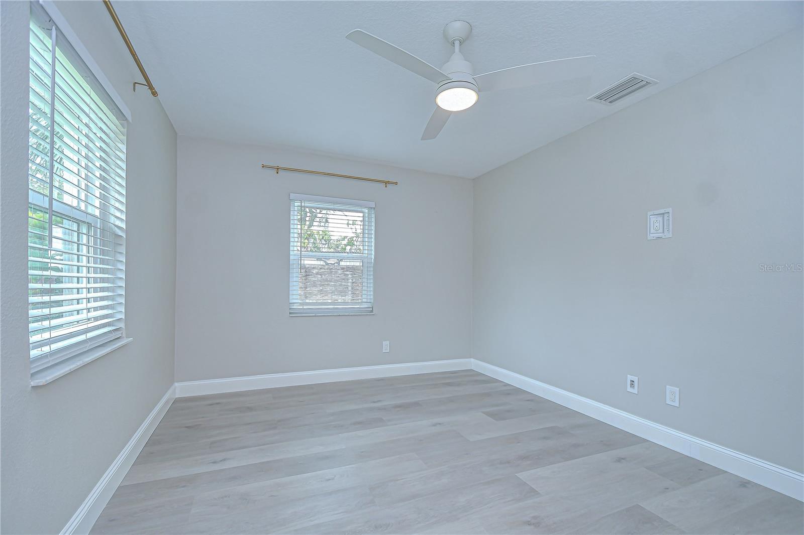 Image 28 of 31 For 4291 Neptune Drive Se