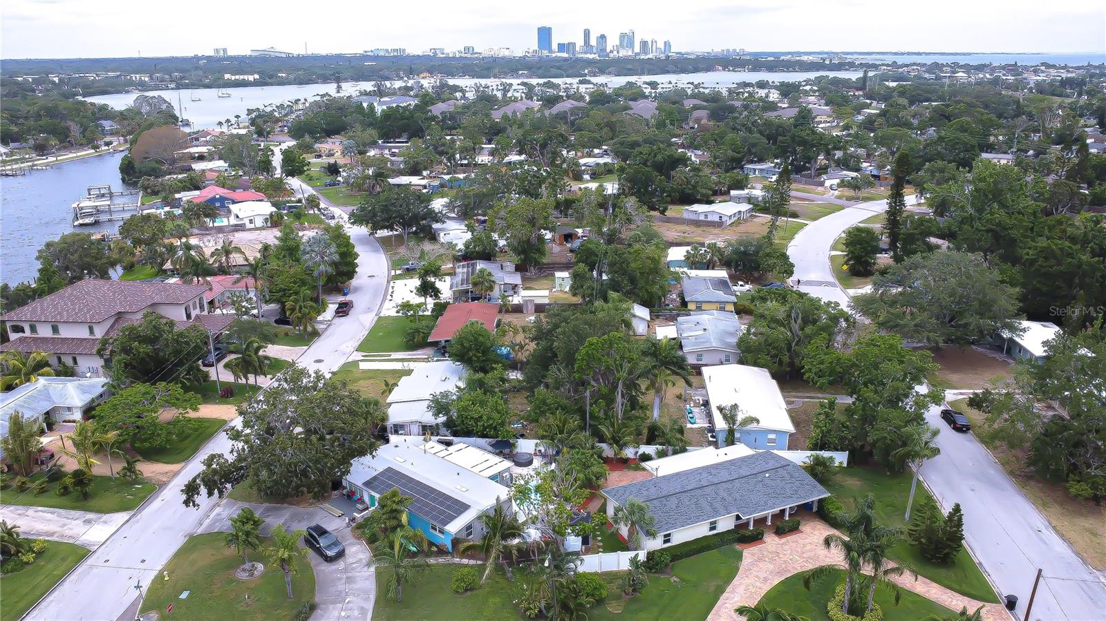 Image 4 of 31 For 4291 Neptune Drive Se
