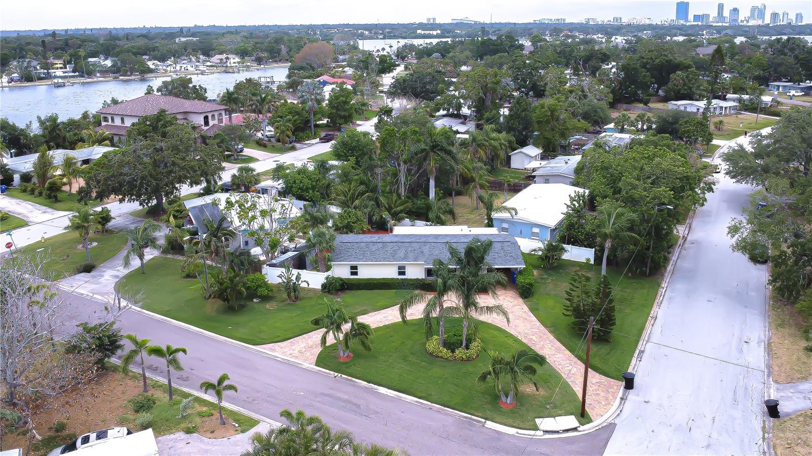 Image 5 of 31 For 4291 Neptune Drive Se