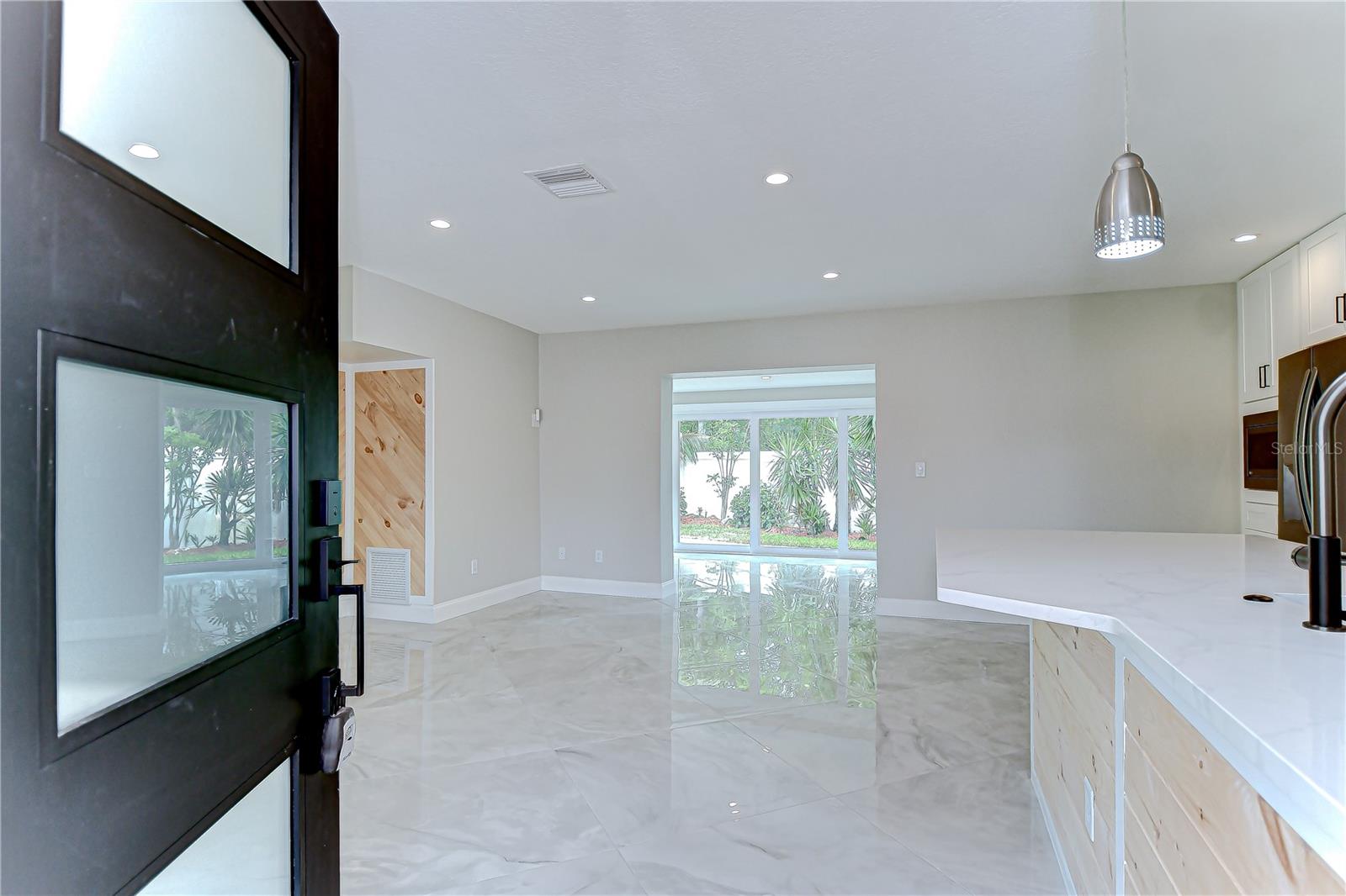 Image 8 of 31 For 4291 Neptune Drive Se