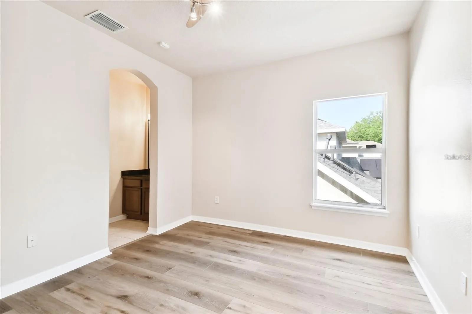 Image 40 of 57 For 16143 Colchester Palms Drive