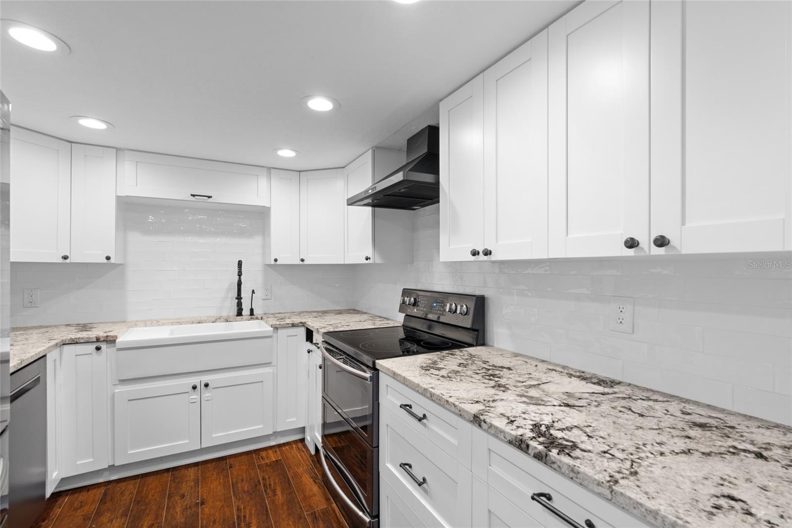 Image 16 of 34 For 470 3rd Street S 602