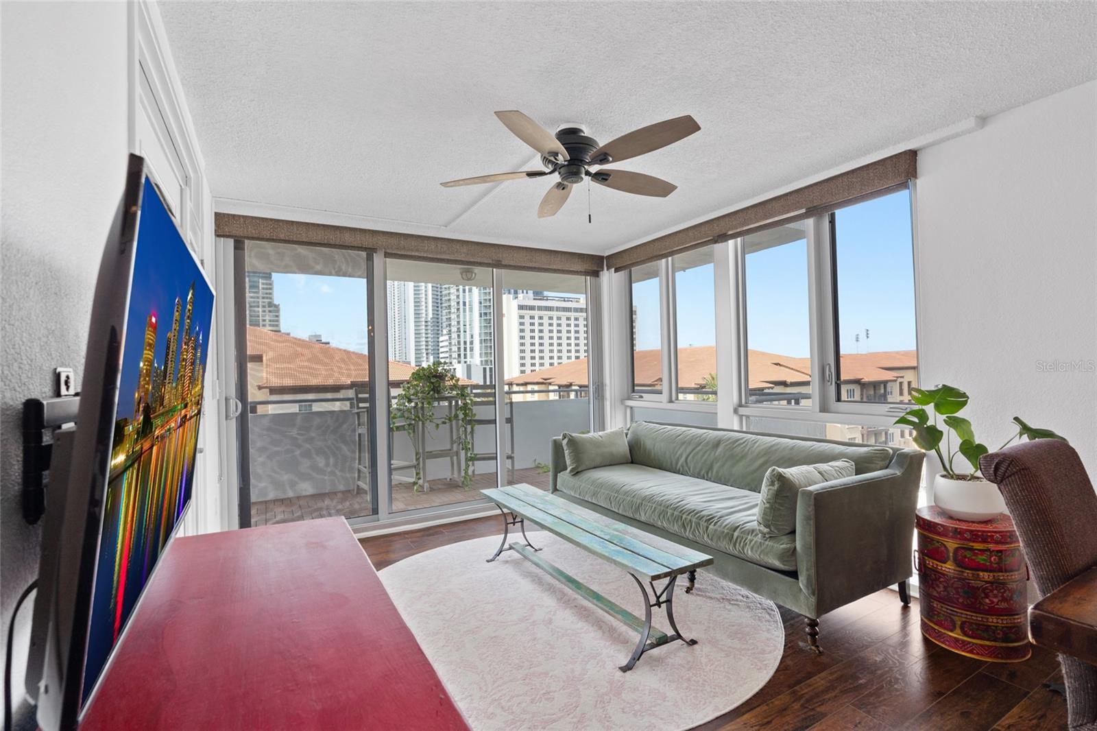 Image 4 of 34 For 470 3rd Street S 602