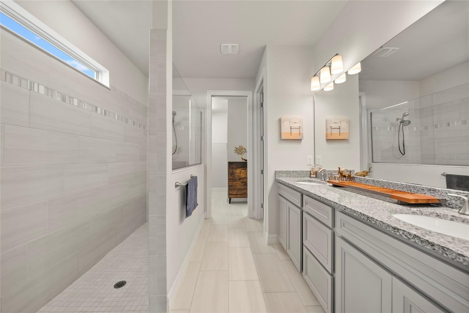 Listing photo id 10 for 31643 Colada Drift Way