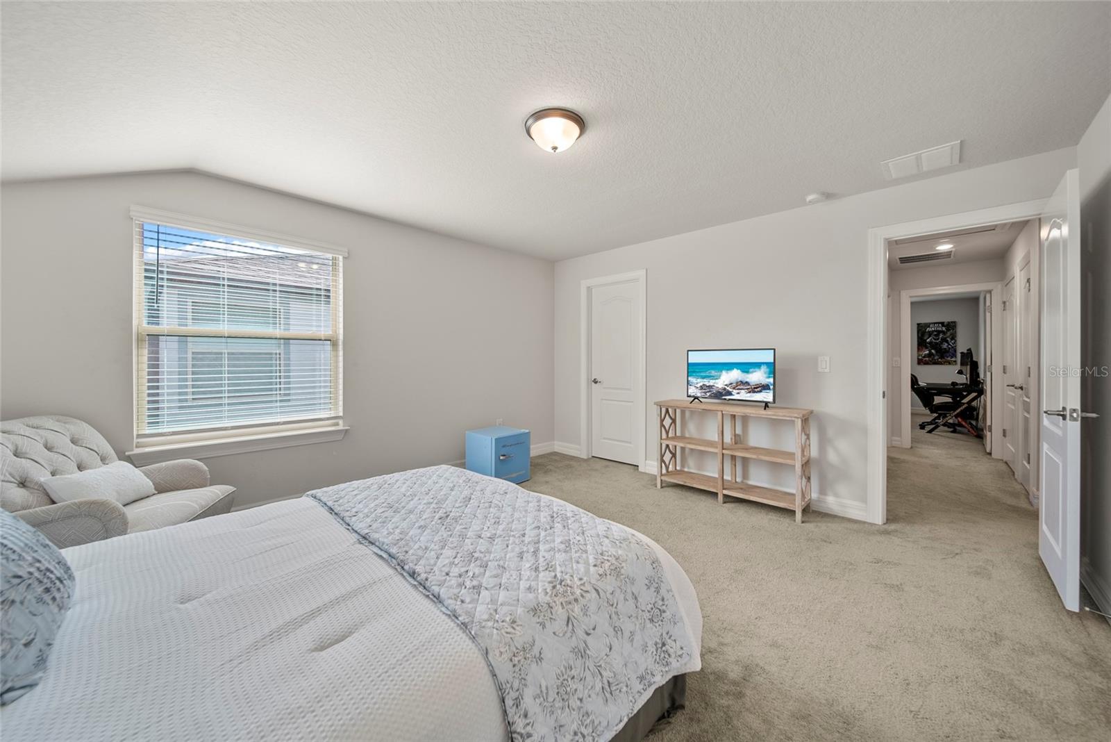 Listing photo id 13 for 31643 Colada Drift Way