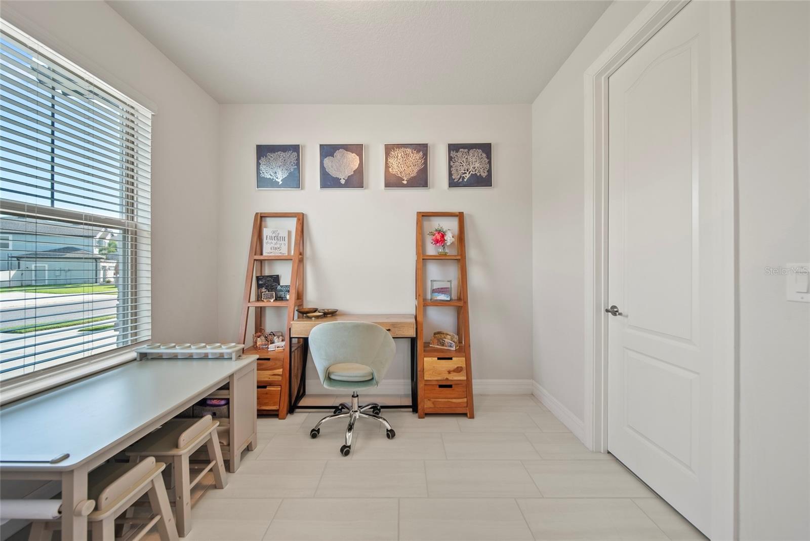 Listing photo id 19 for 31643 Colada Drift Way