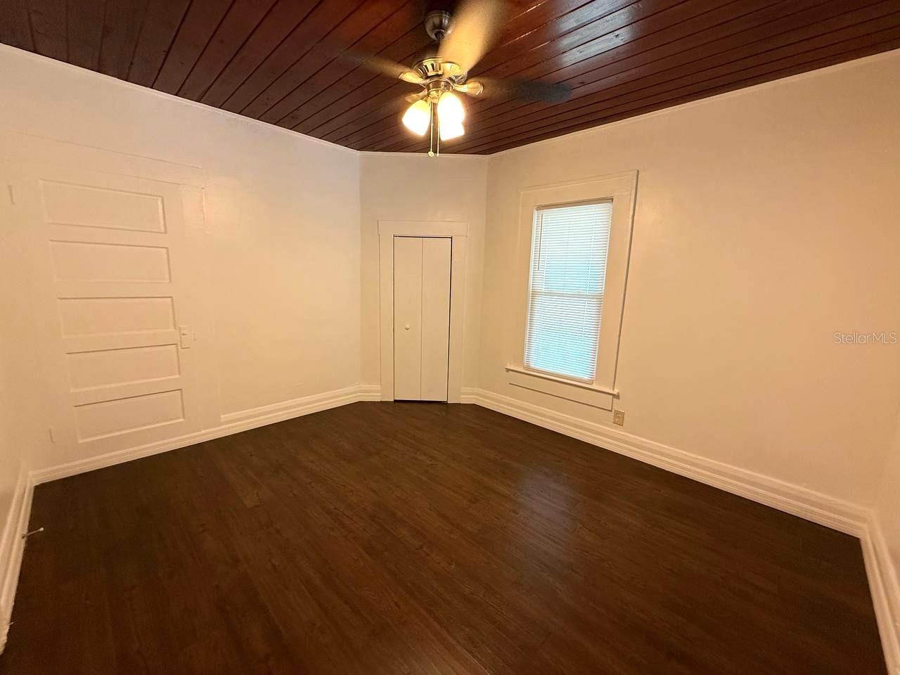 Image 6 of 14 For 917 Shadowlawn Avenue