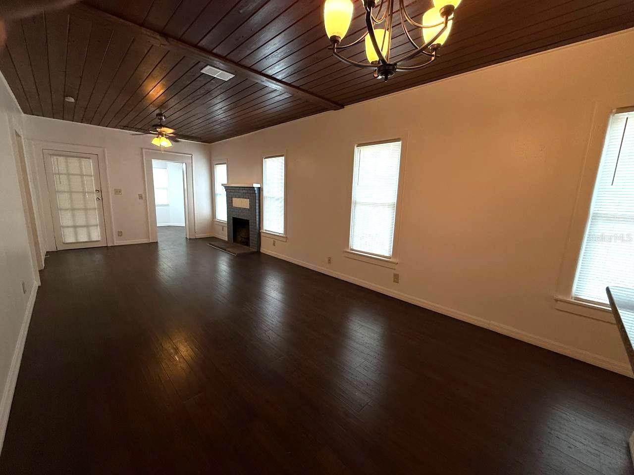 Image 7 of 14 For 917 Shadowlawn Avenue
