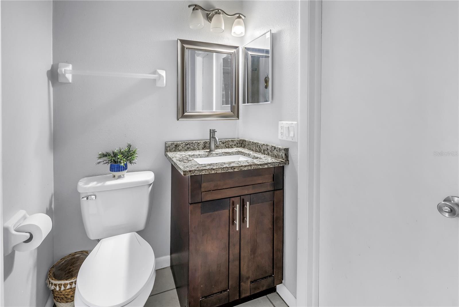 Image 15 of 27 For 2270 Amherst Avenue