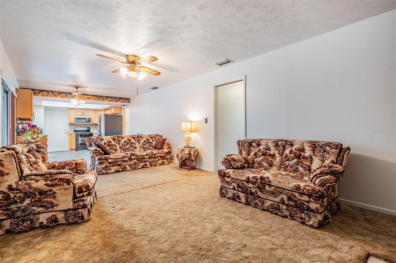 Listing photo id 8 for 414 Cactus Circle