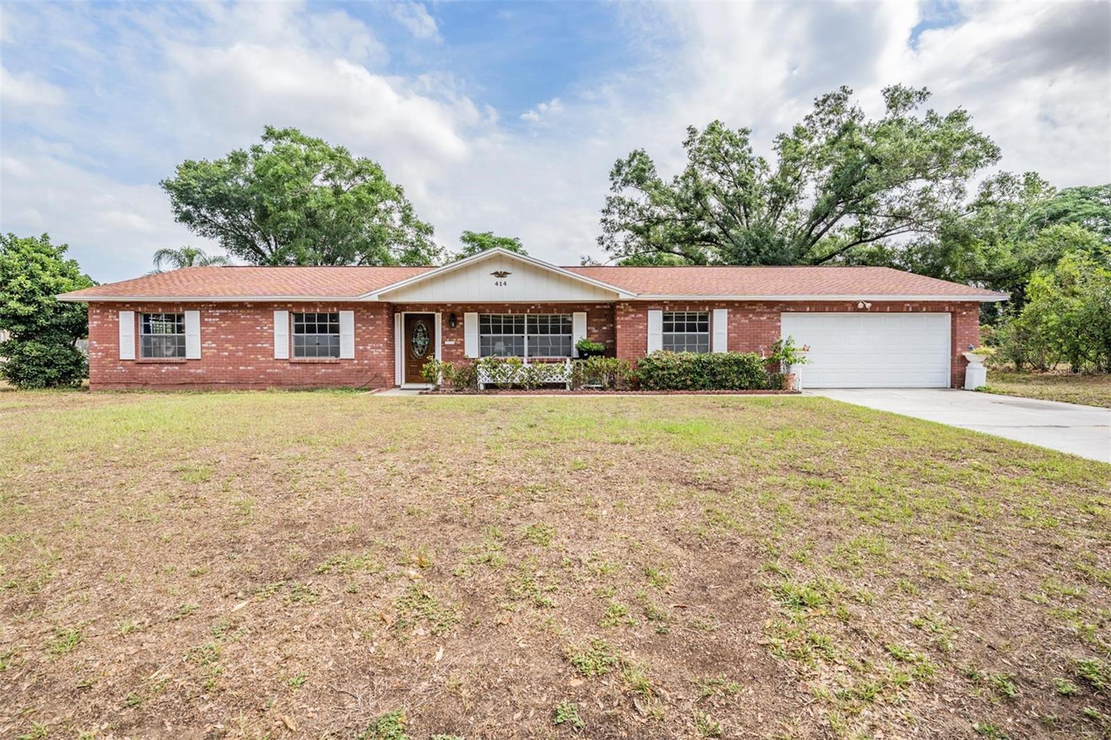 Listing photo id 0 for 414 Cactus Circle