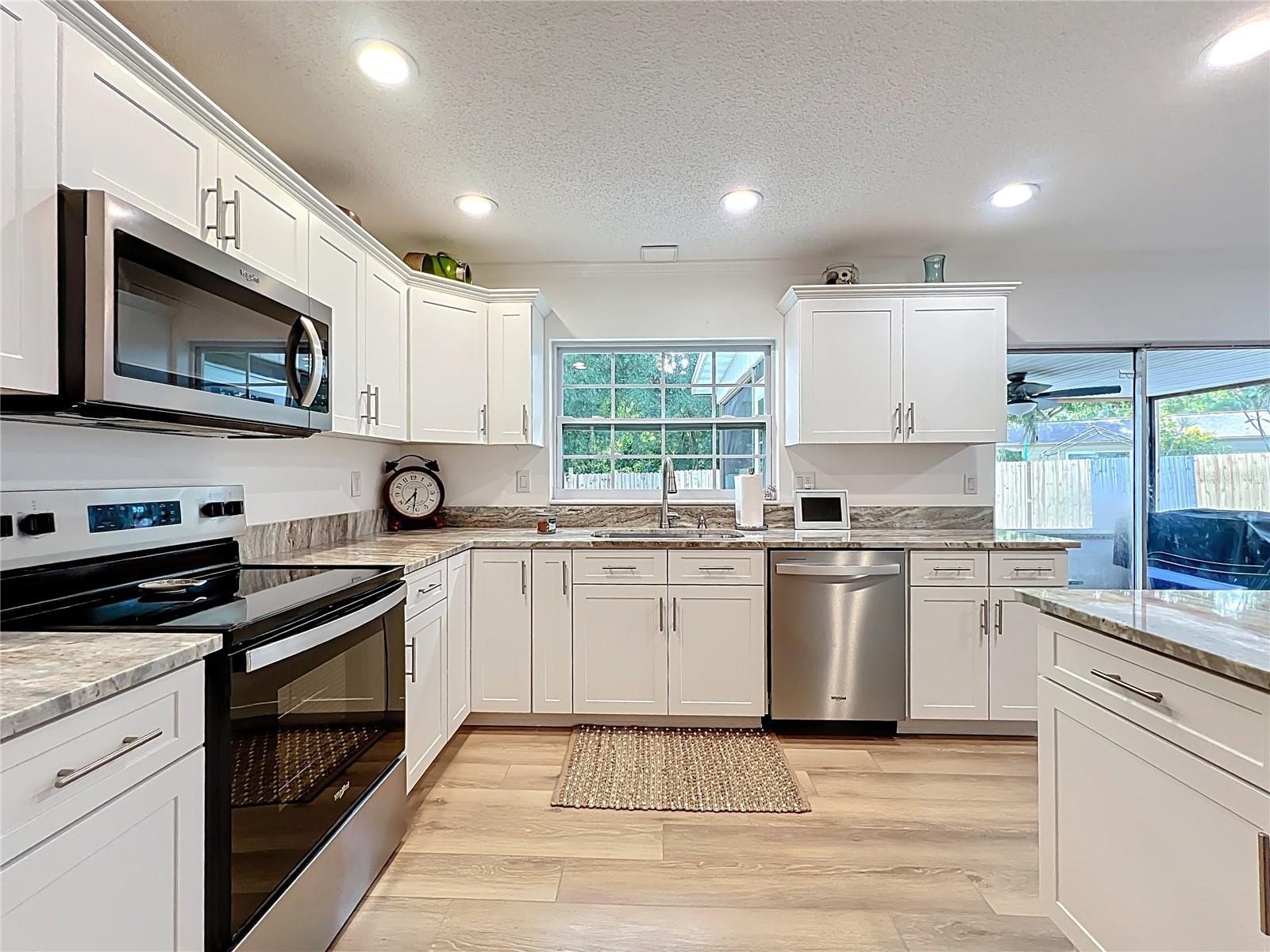 Image 13 of 29 For 6521 Cedarbrook Drive S