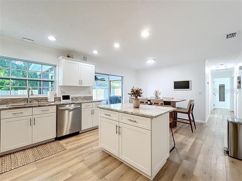 Image 14 of 29 For 6521 Cedarbrook Drive S