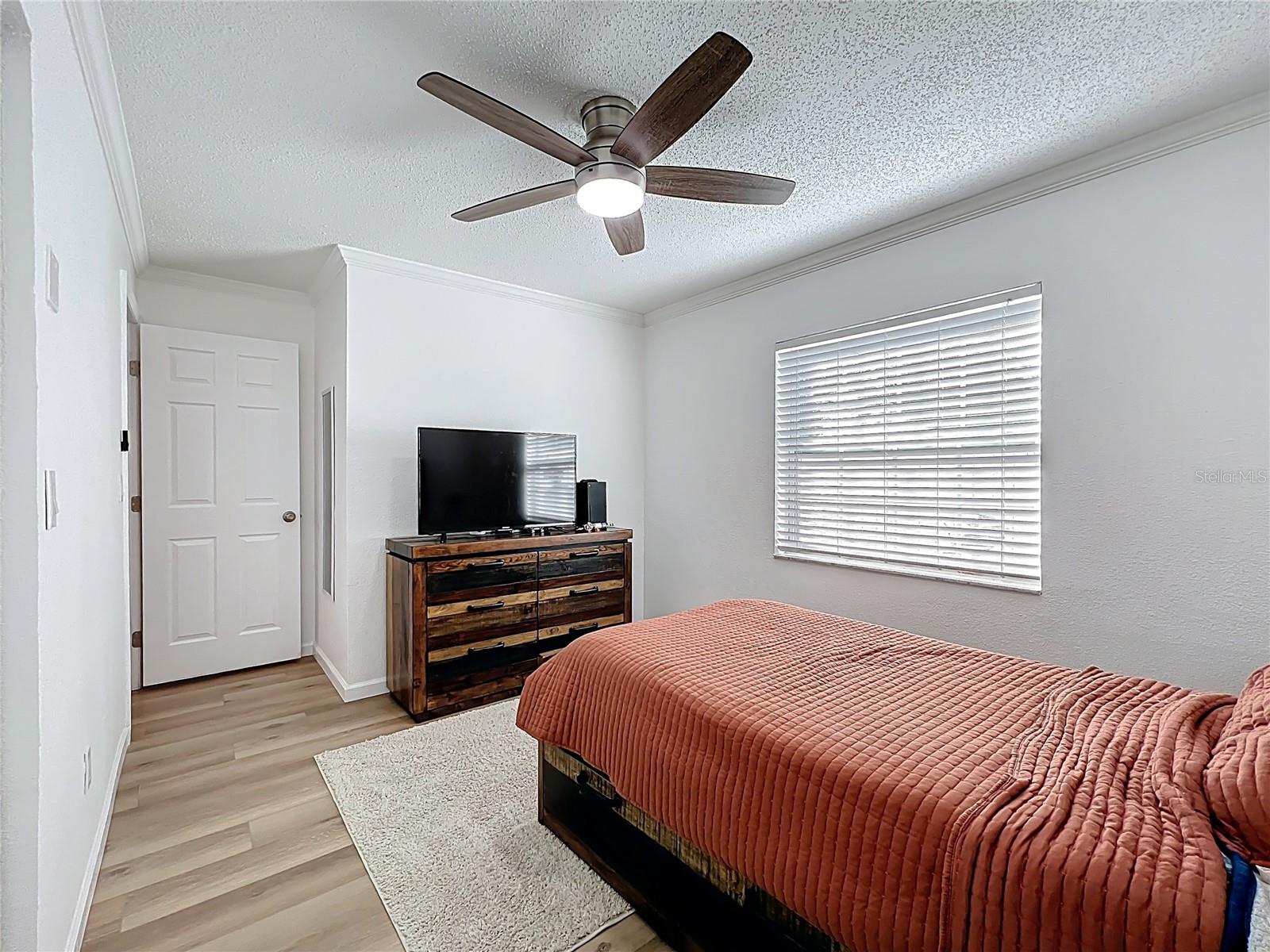 Image 18 of 29 For 6521 Cedarbrook Drive S