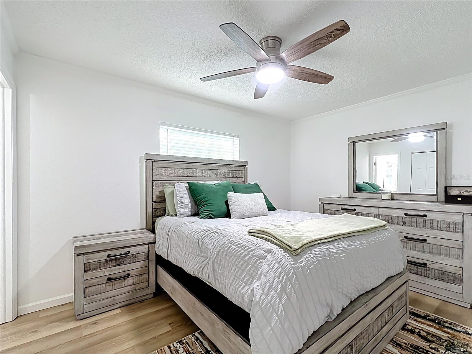 Image 21 of 29 For 6521 Cedarbrook Drive S