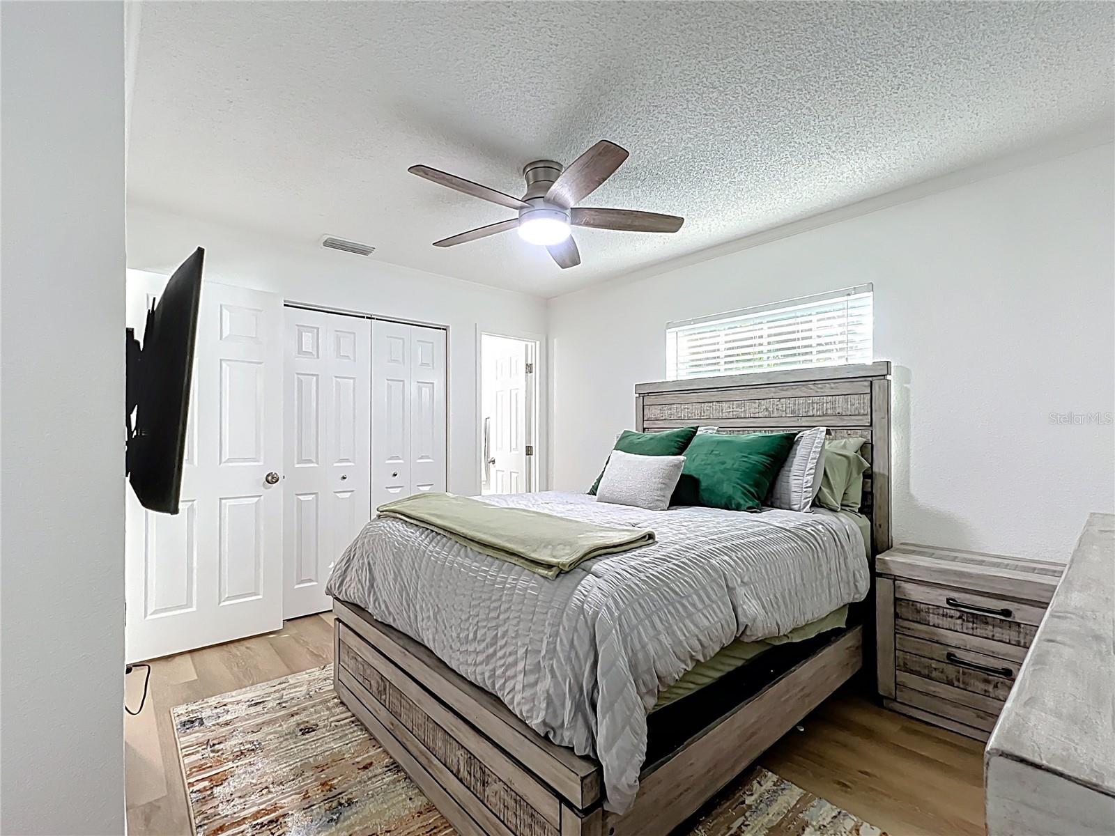 Image 22 of 29 For 6521 Cedarbrook Drive S