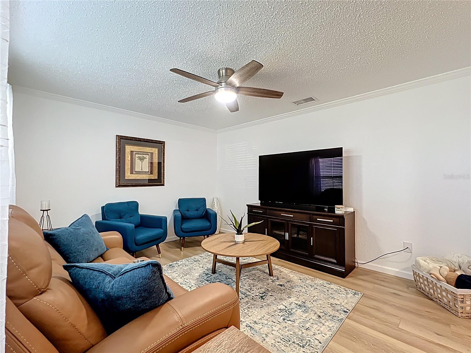 Image 7 of 29 For 6521 Cedarbrook Drive S