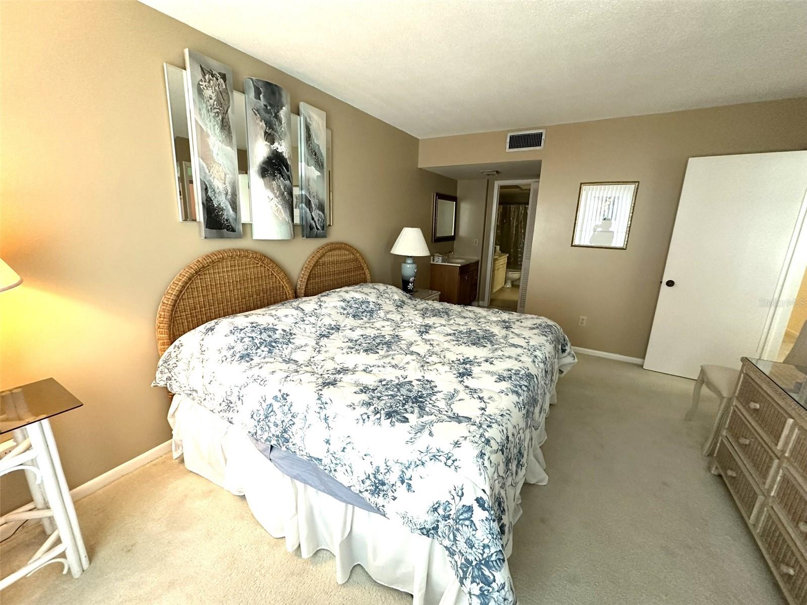 Image 12 of 18 For 5220 Brittany Drive S 1306
