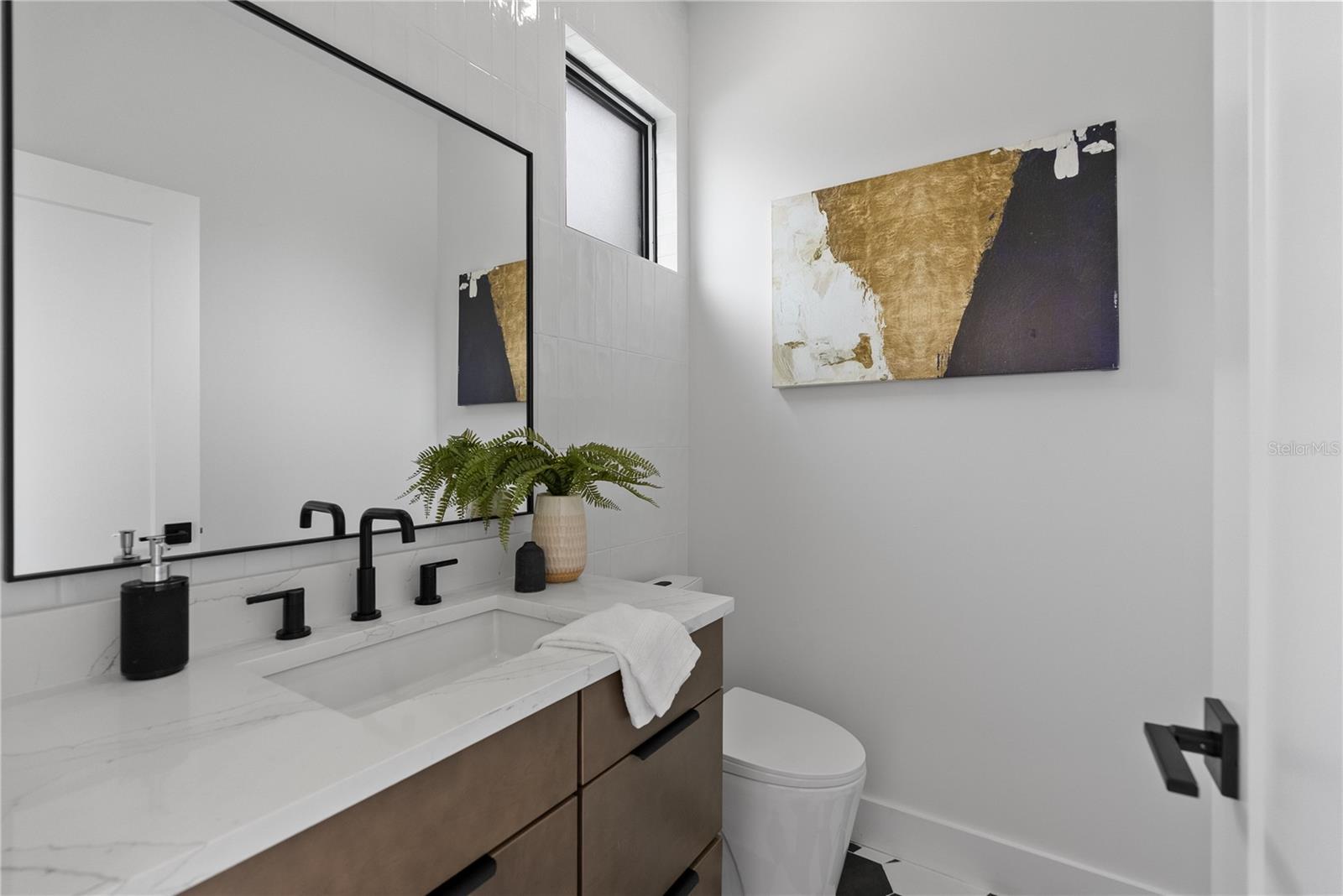 Image 18 of 41 For 5055 2nd Avenue S