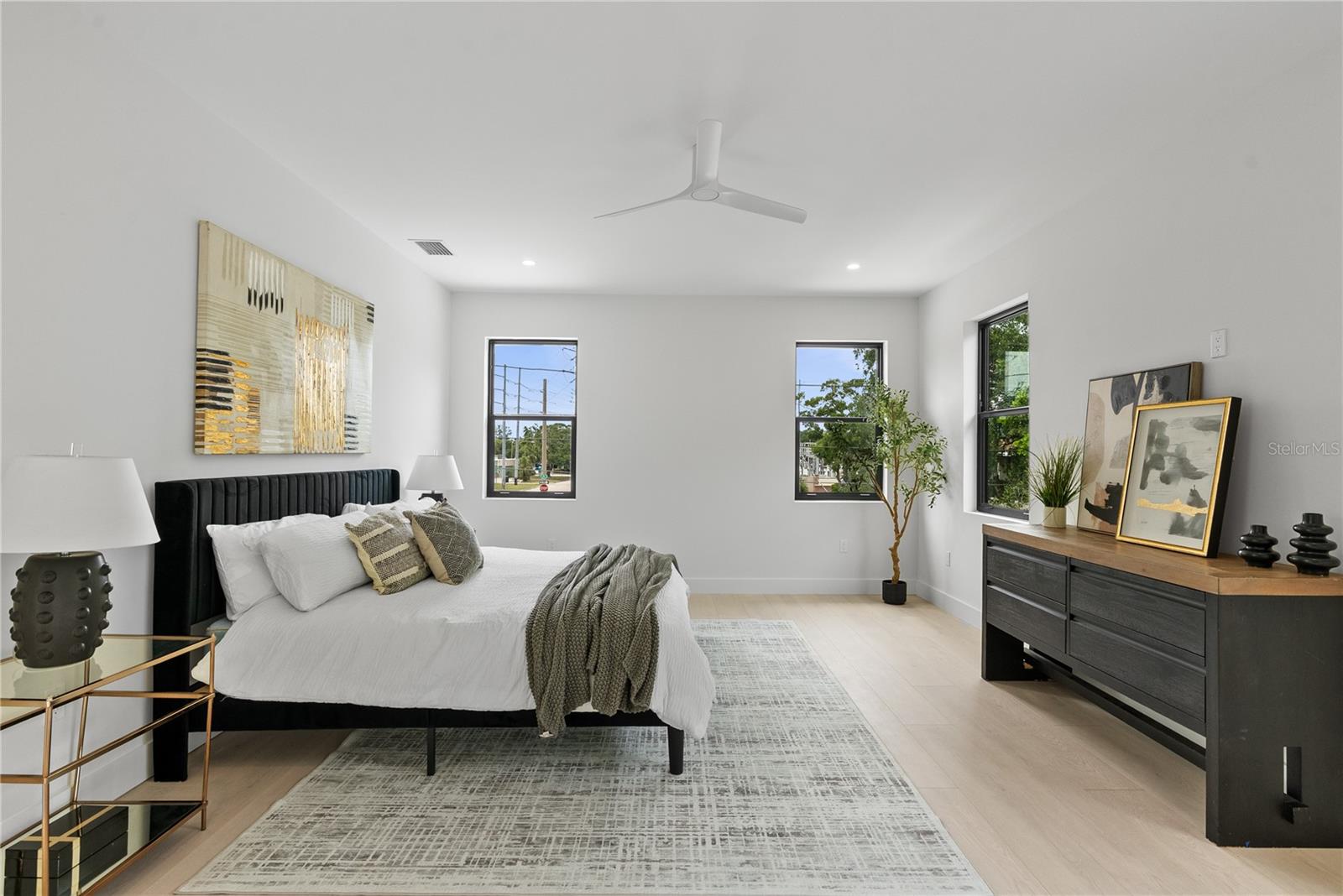 Image 23 of 41 For 5055 2nd Avenue S