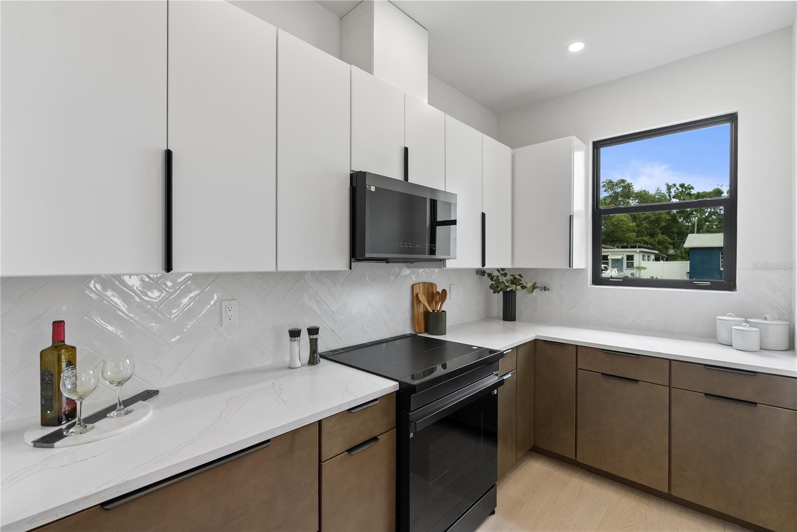 Image 7 of 41 For 5055 2nd Avenue S