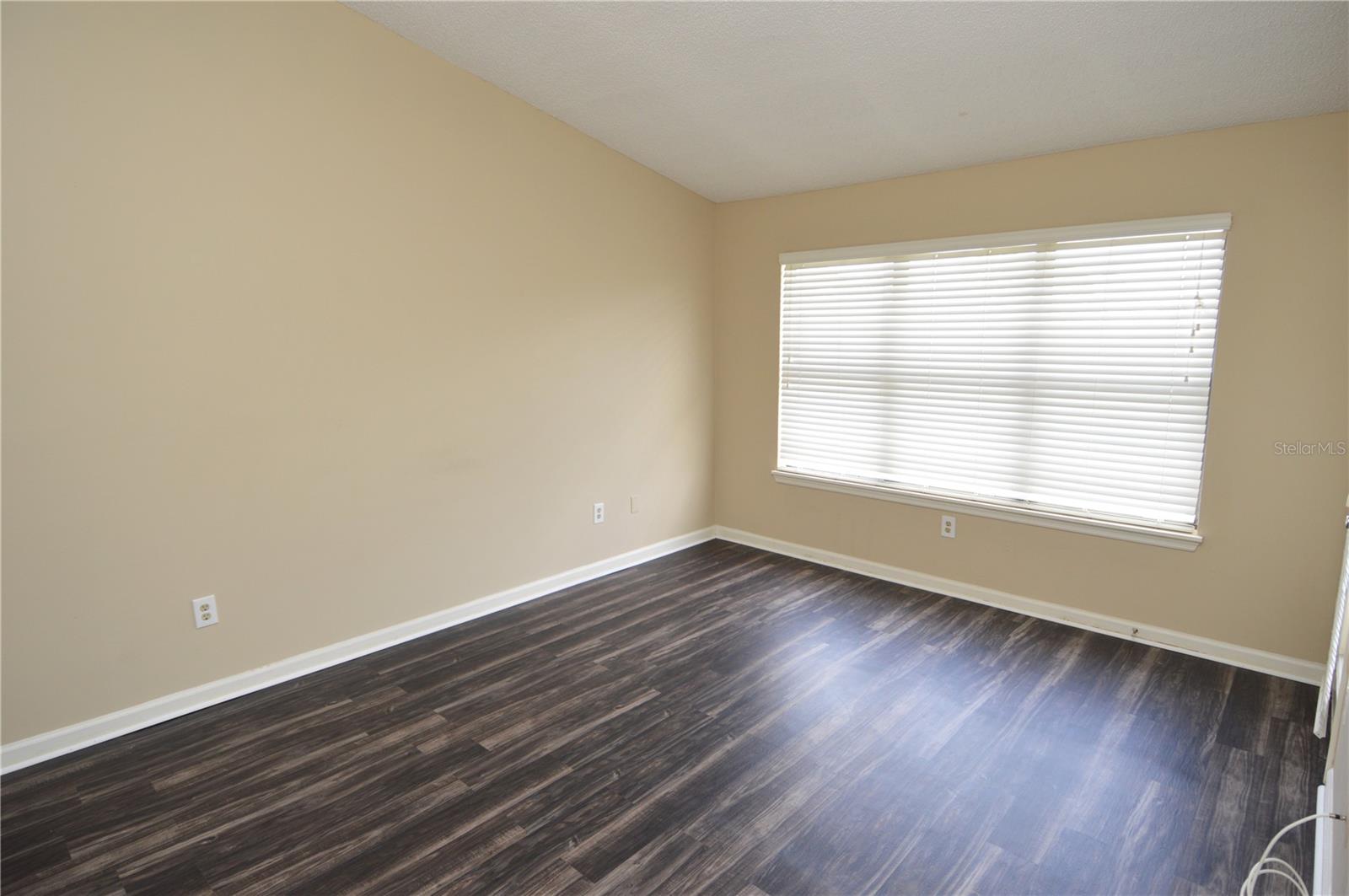 Image 13 of 70 For 11901 4th Street N 5305