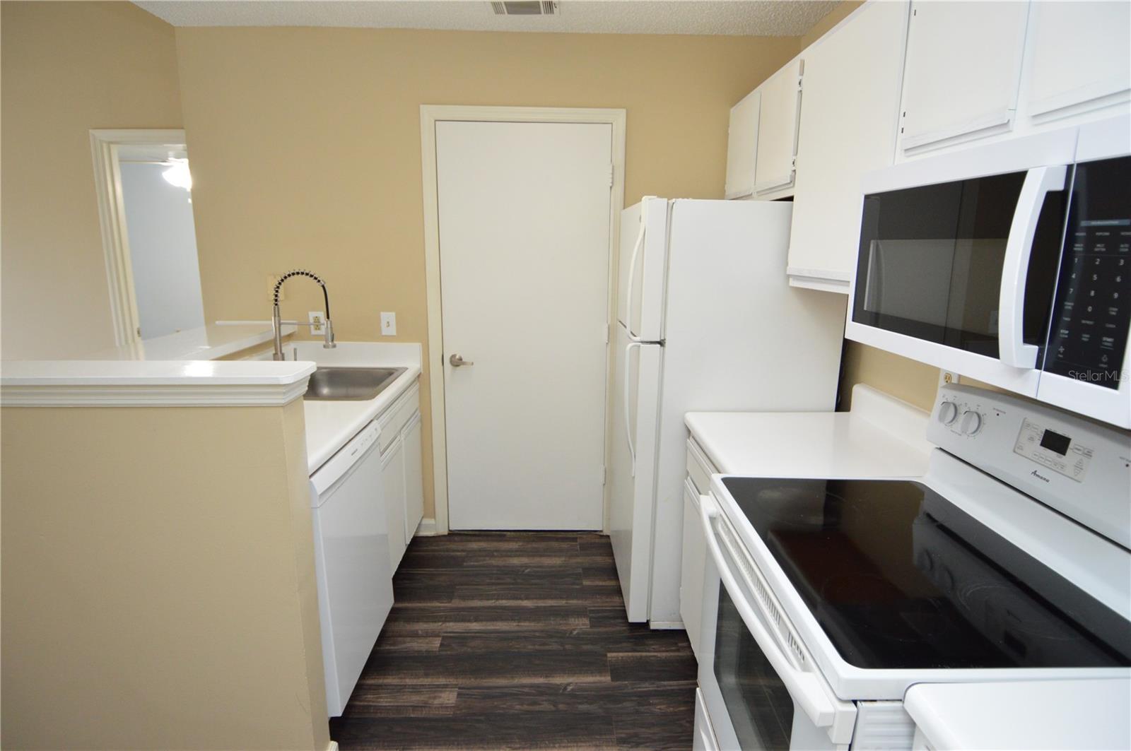 Image 6 of 70 For 11901 4th Street N 5305