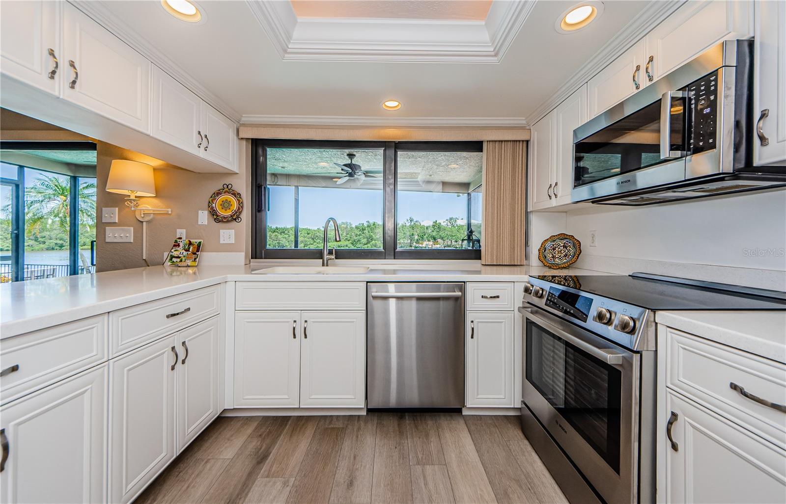 Listing photo id 11 for 671 Tallahassee Drive Ne