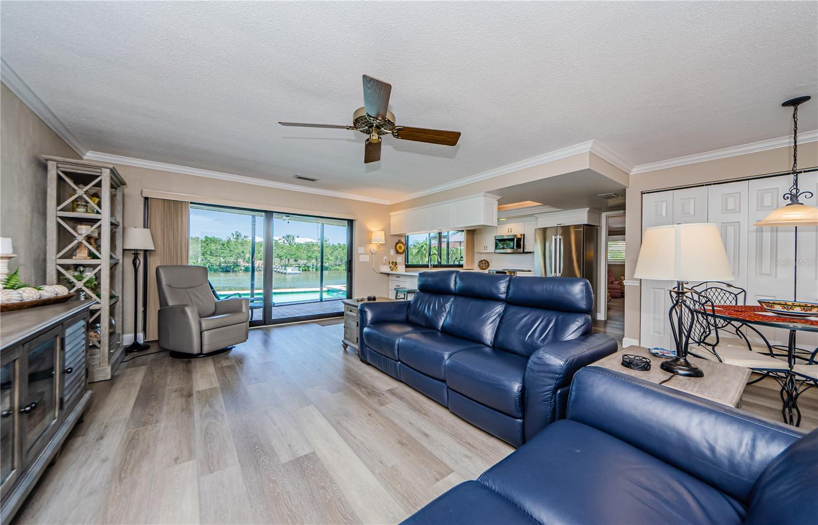 Listing photo id 19 for 671 Tallahassee Drive Ne