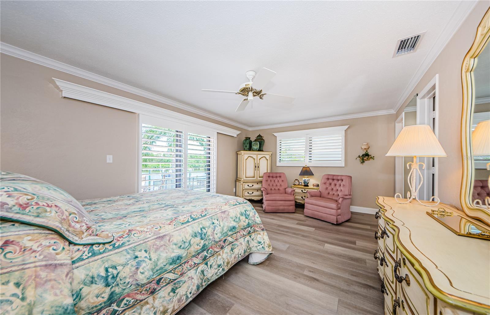 Listing photo id 25 for 671 Tallahassee Drive Ne