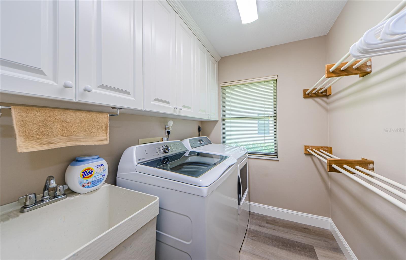 Listing photo id 33 for 671 Tallahassee Drive Ne