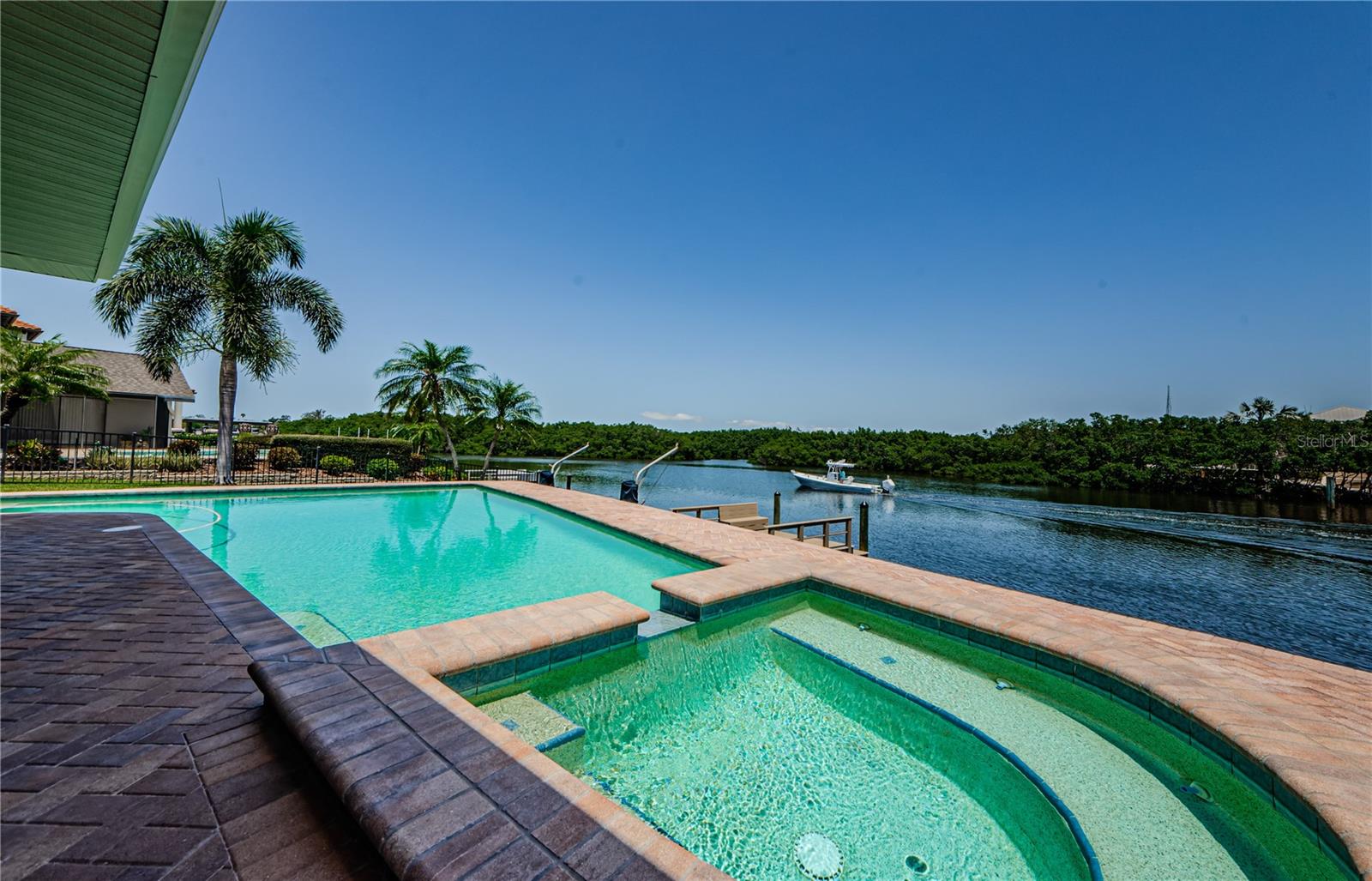 Listing photo id 38 for 671 Tallahassee Drive Ne