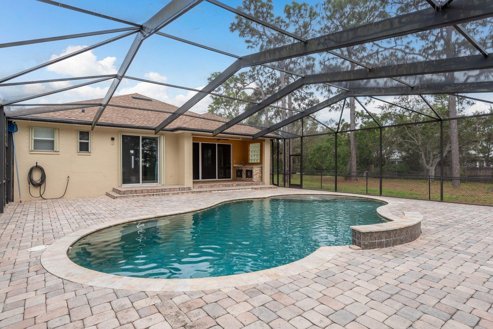 Listing photo id 24 for 632 Florida Avenue