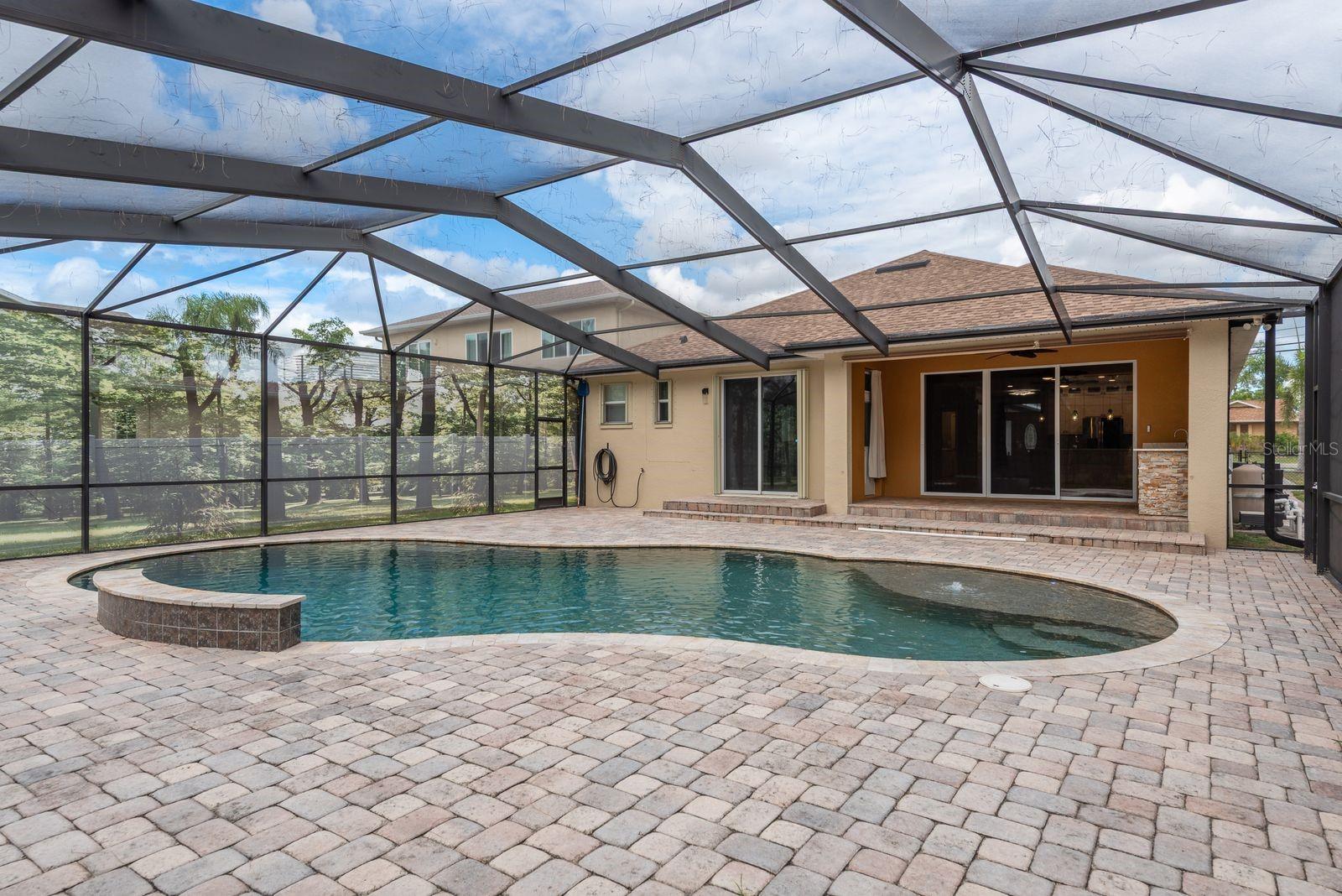 Listing photo id 25 for 632 Florida Avenue