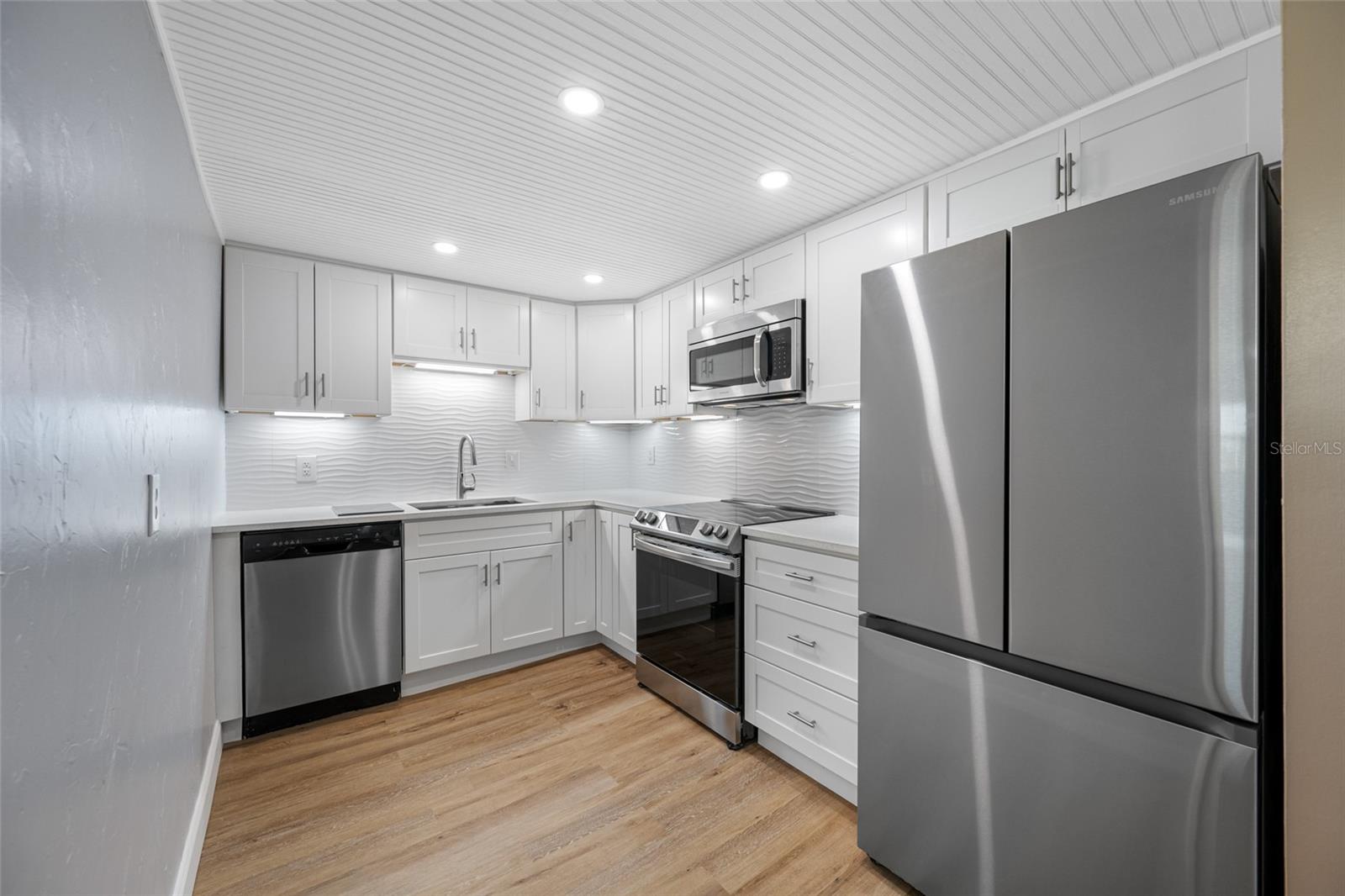 Image 19 of 54 For 10216 Regal Drive 208