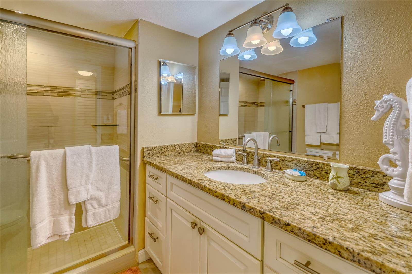Image 23 of 45 For 14146 Gulf Boulevard 4b