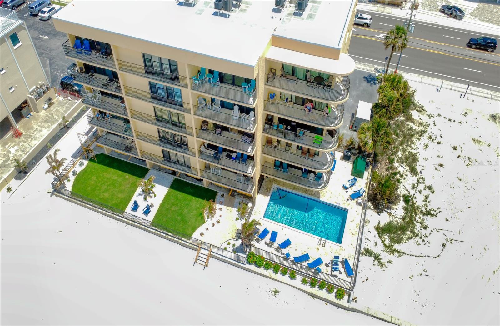 Image 37 of 45 For 14146 Gulf Boulevard 4b