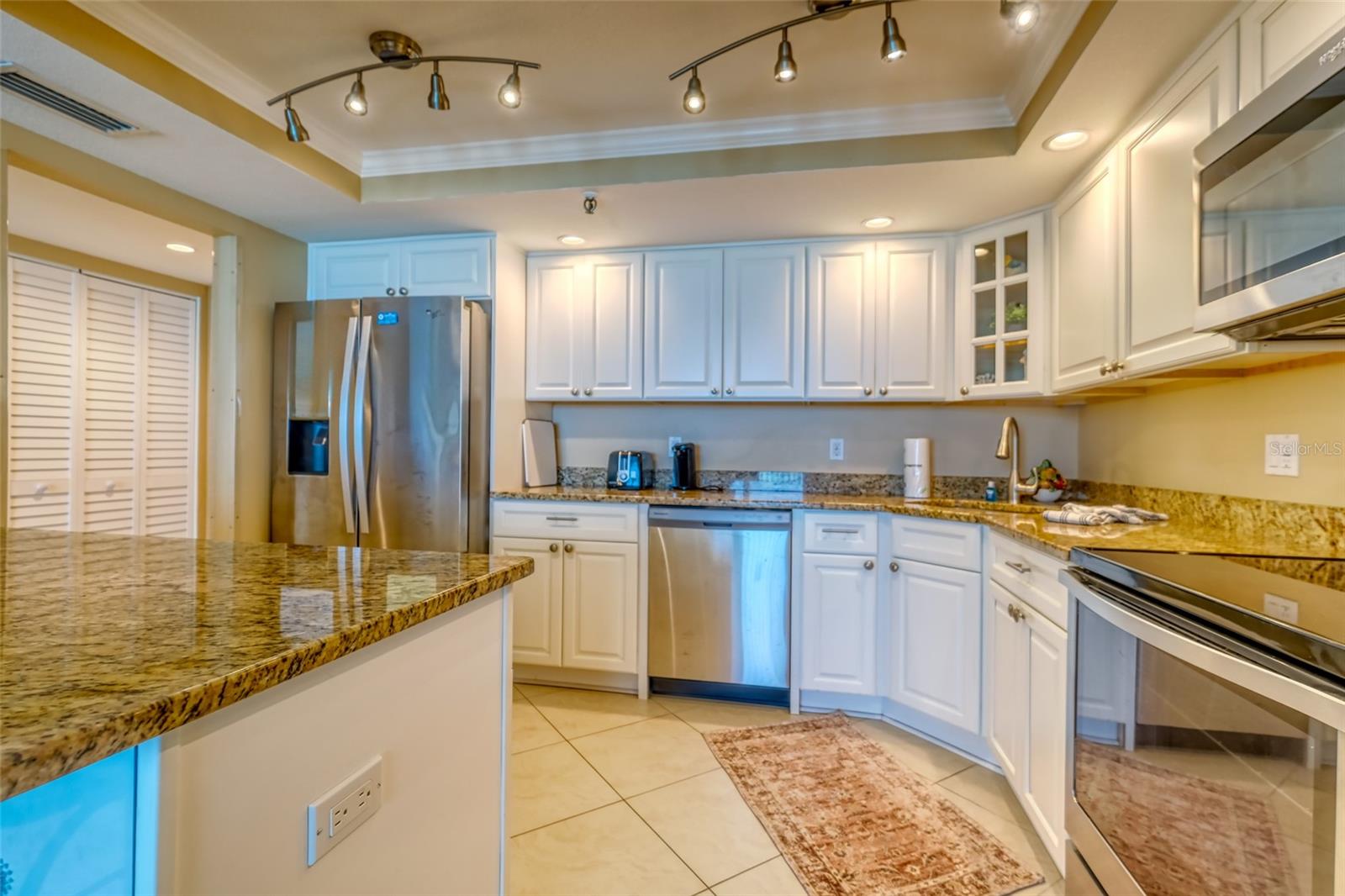 Image 4 of 45 For 14146 Gulf Boulevard 4b