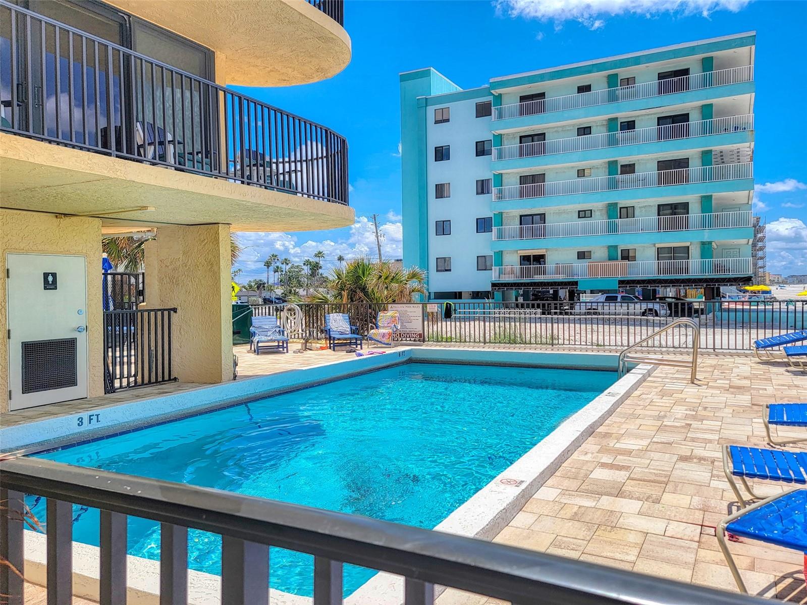 Image 42 of 45 For 14146 Gulf Boulevard 4b