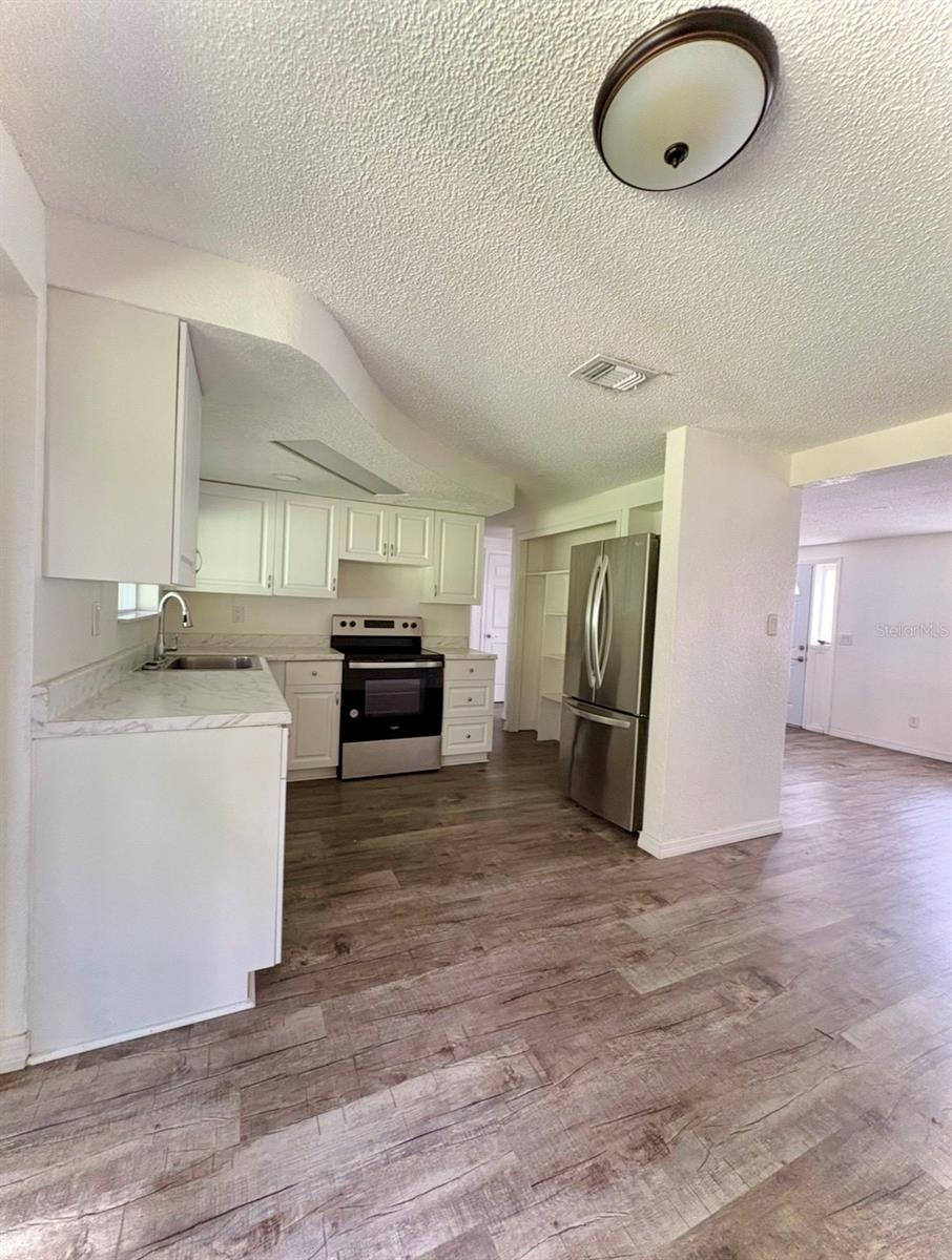 Image 6 of 11 For 3319 Clydesdale Drive